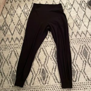 Lululemon size 8 jogger leggings